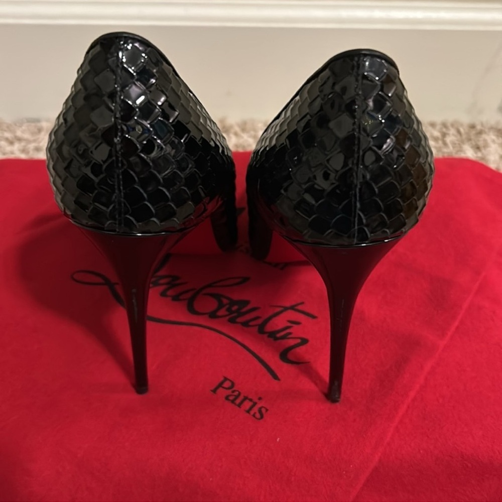 LIKE NEW AUTHENTIC LOUBOUTIN KATE 100 - PATENT BIRD Heels 👠 - Picture 8 of 13